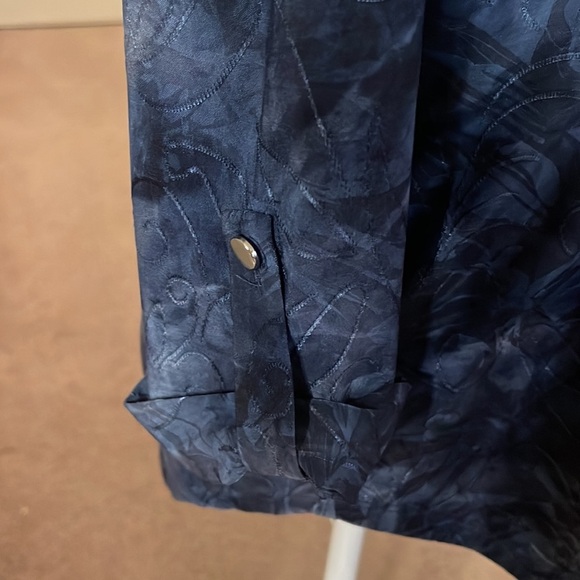 Women’s Established 1962 Textured Tie Dye Blouse Size Medium - Picture 3 of 8